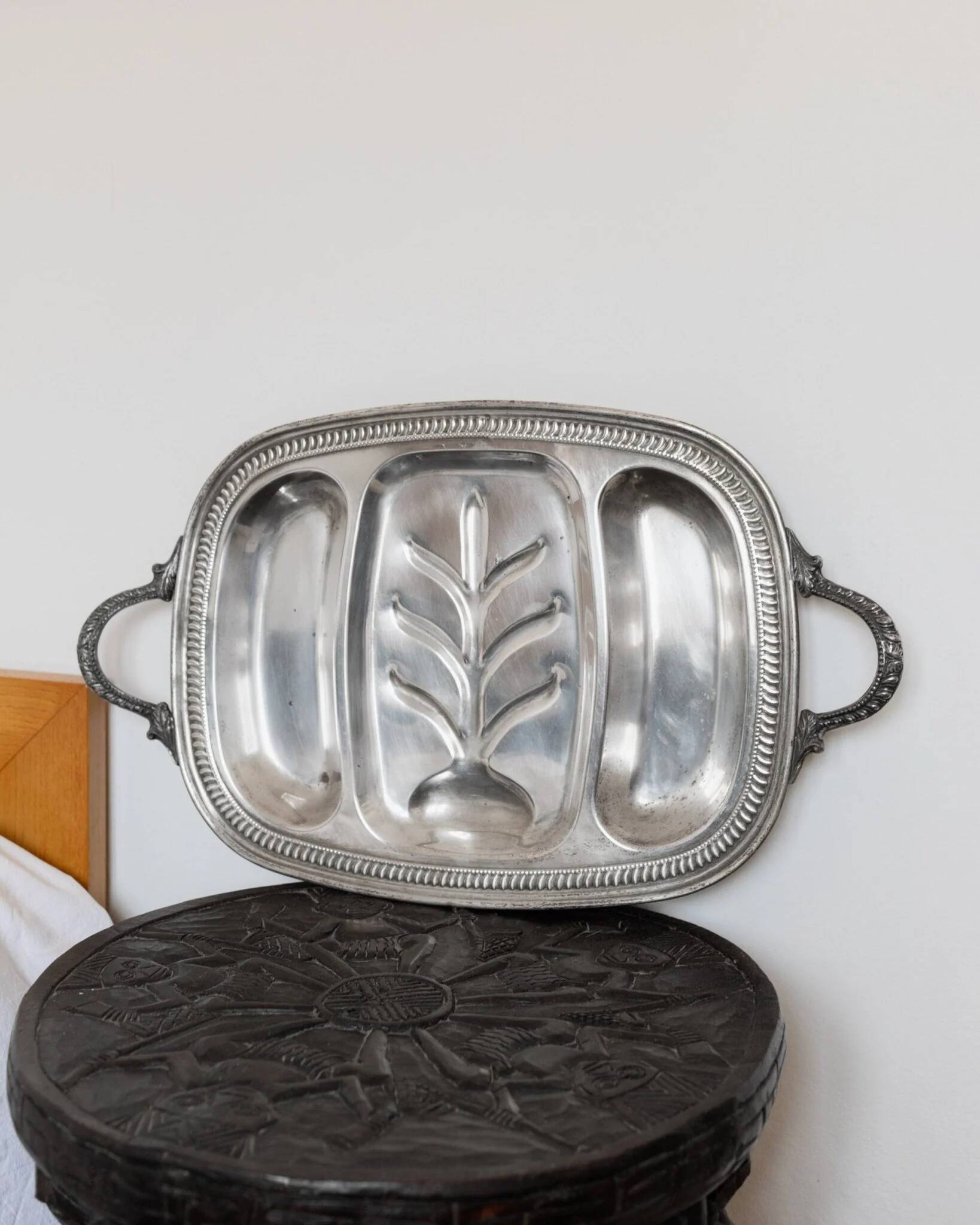 Plateau vintage en métal argenté - plat à rôtir en argent - design classique - Italie - années 1950