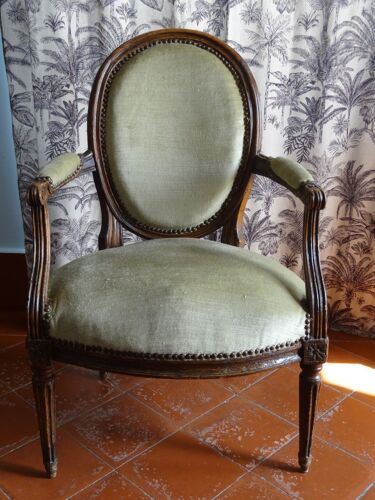 Paire de fauteuils d'époque Louis XVI, à médaillon