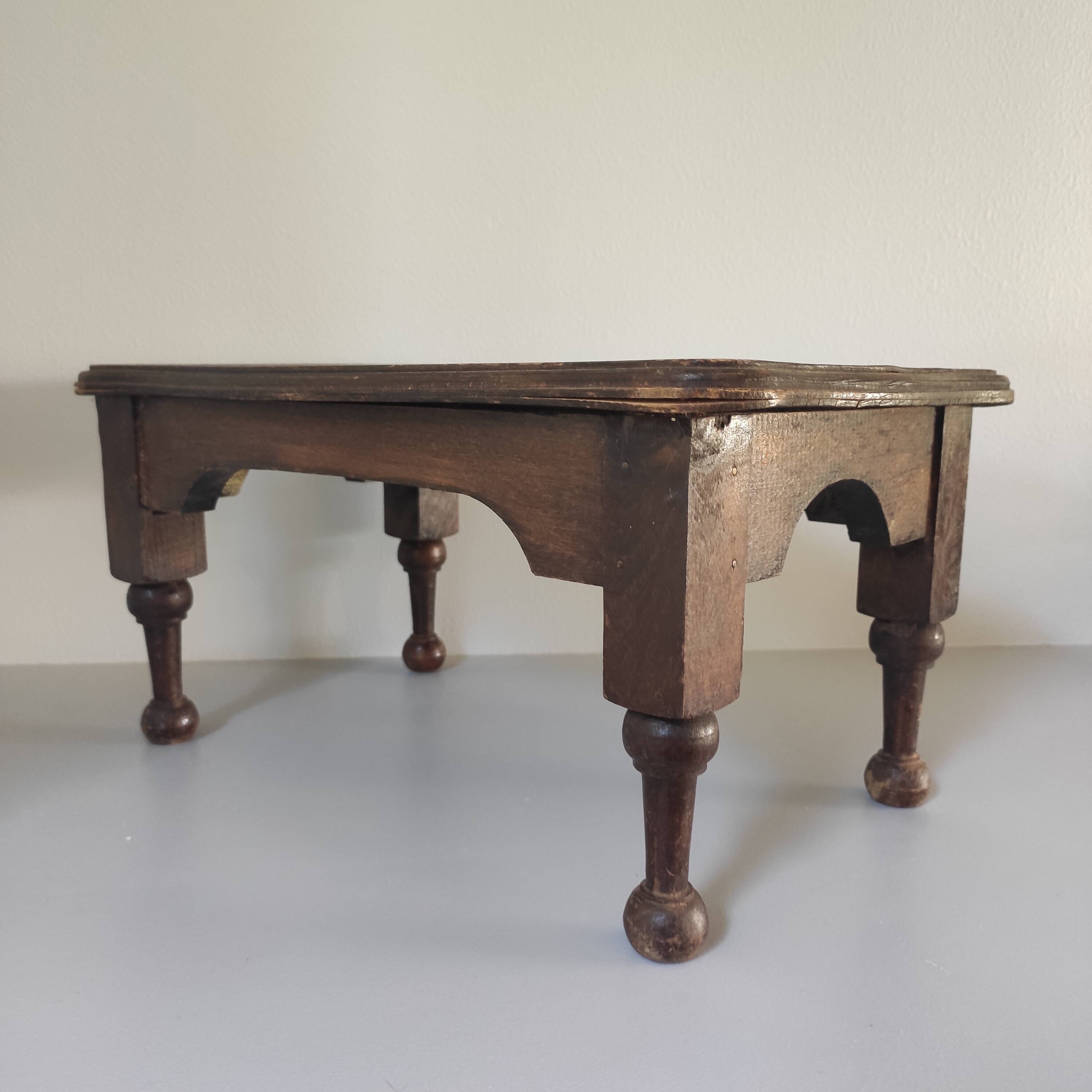 Wooden footrest