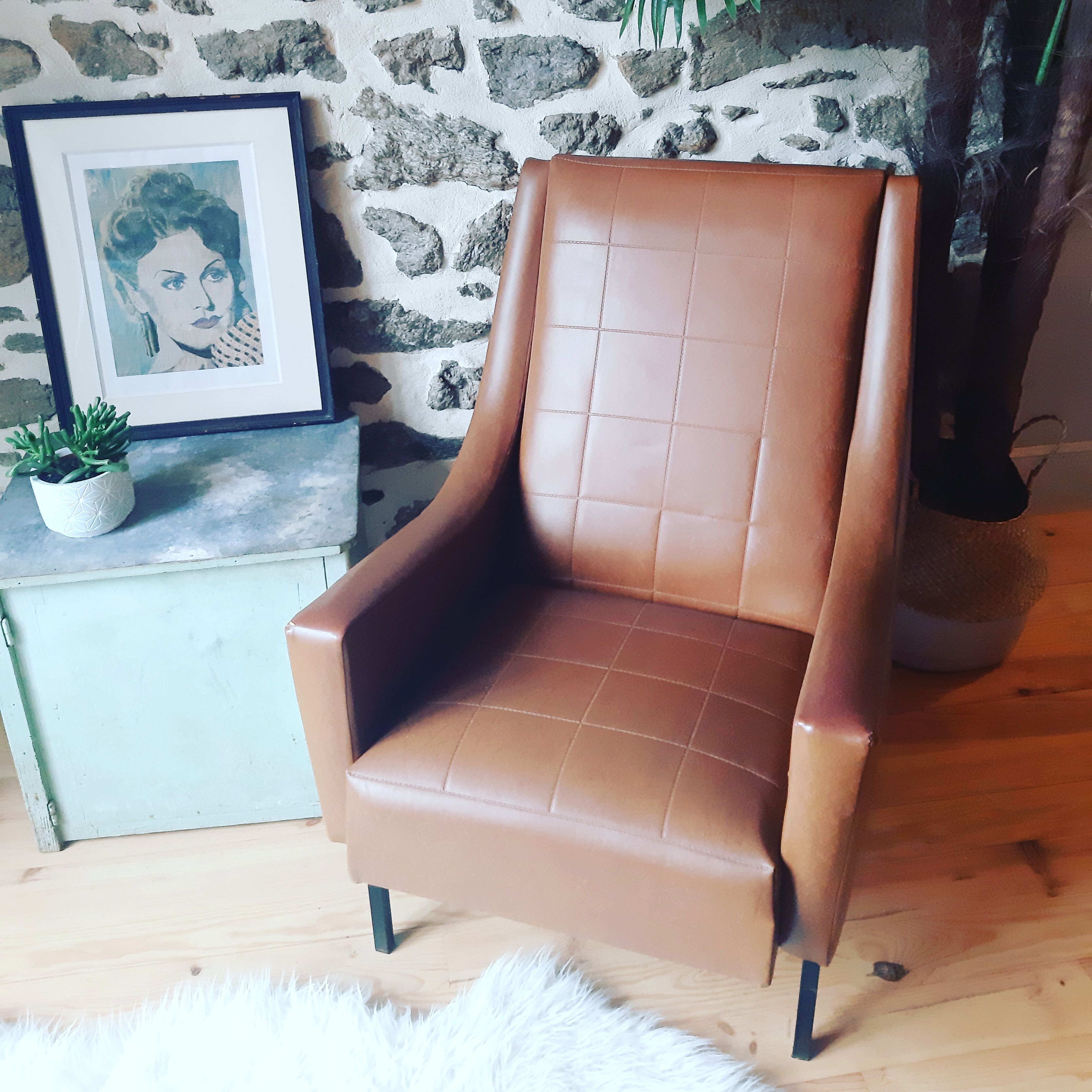 Armchair in leatherette of the 1960s