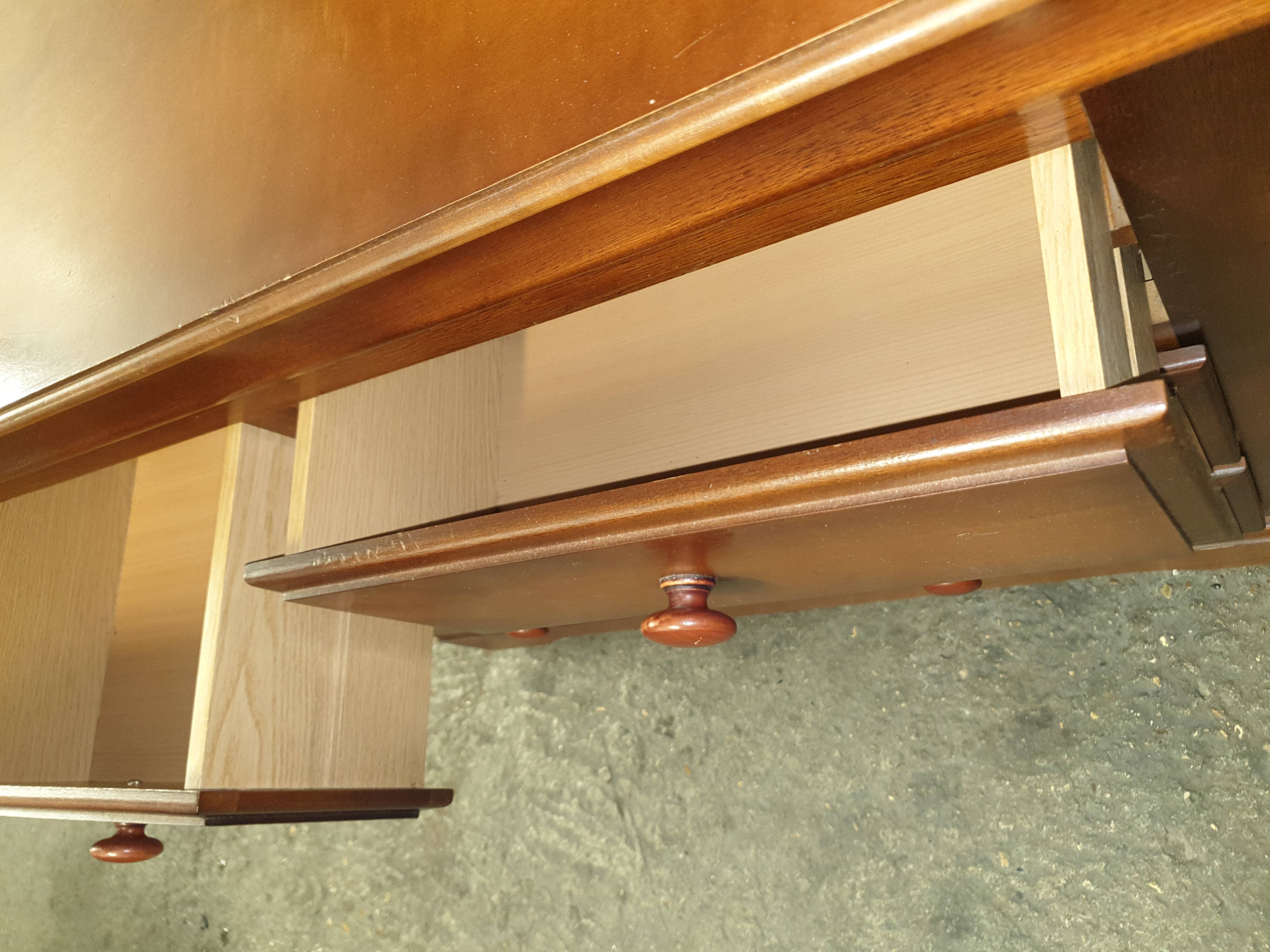 Commode 4 tiroirs  contemporaine