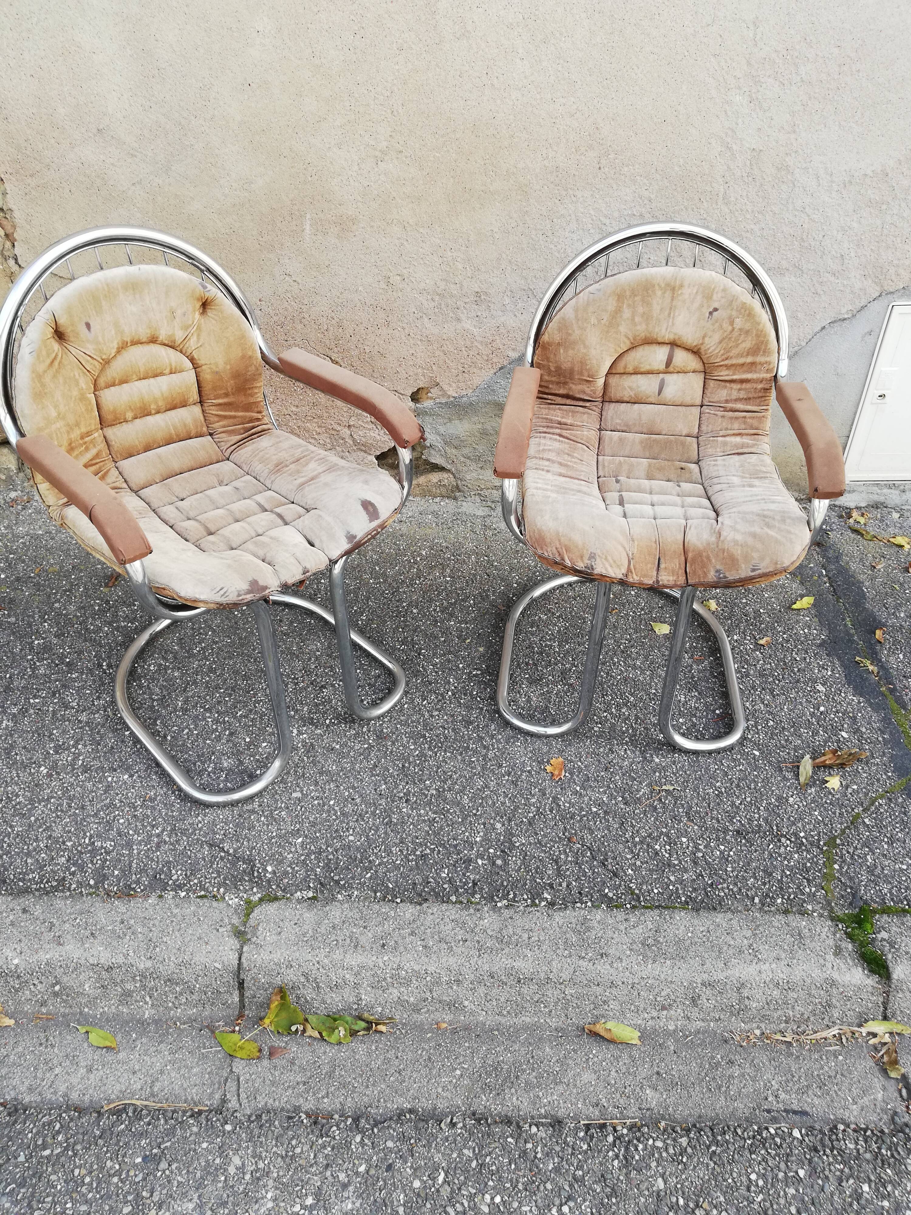Paire de fauteuils vintage chrome