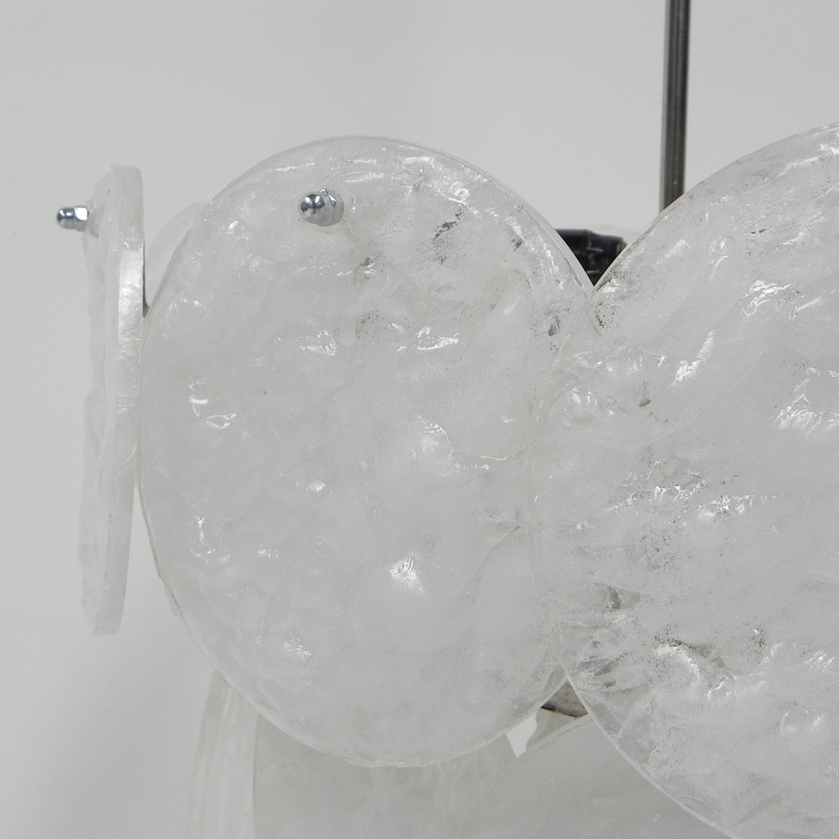 Frosted ice hanging lamp with 18 plastic discs