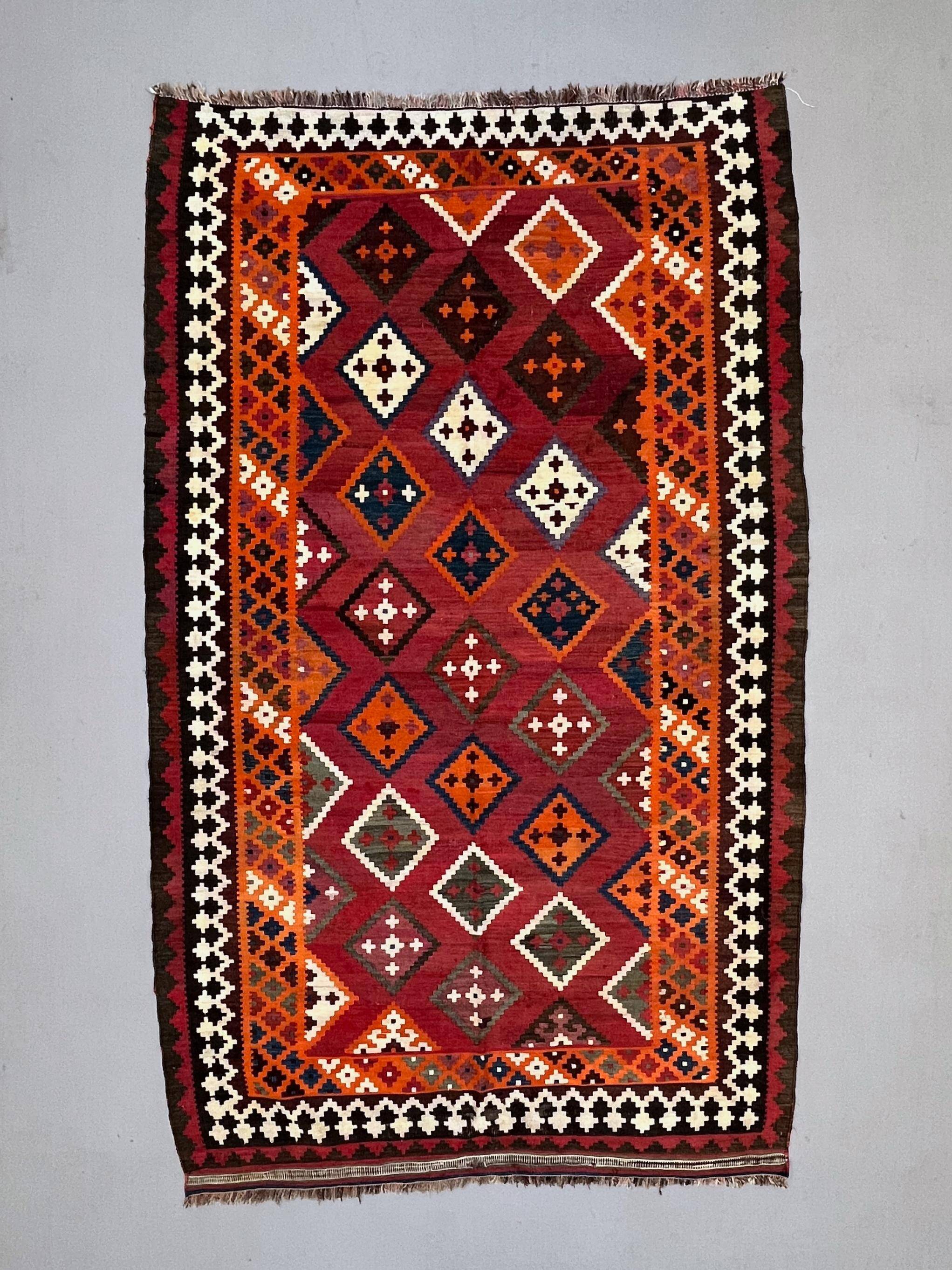 Vintage Persian Qasgai Kilim 270x163 cm Wool Kelim Rug Large Red, Black, Colorful