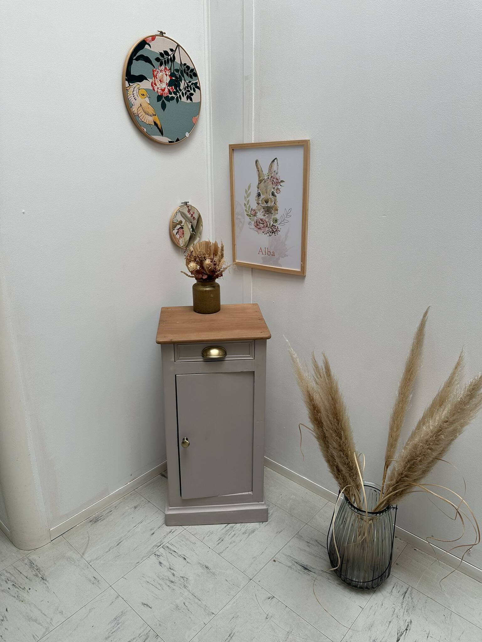 Small renovated side table – Lou