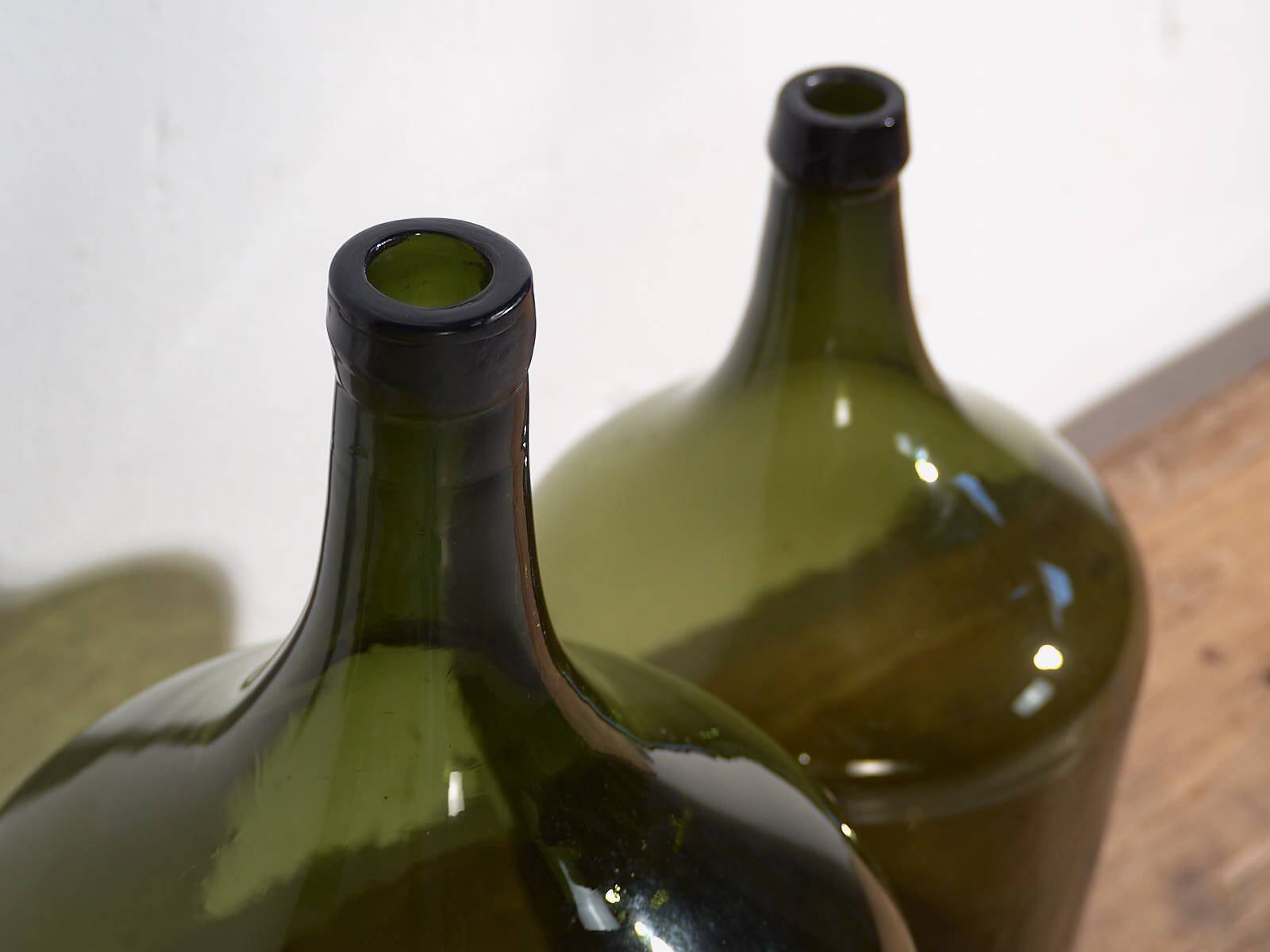 Antique olive green demijohns (c.1920). Set of 2 pieces no. 8