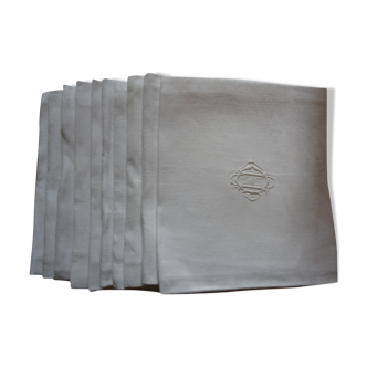 Lot of 10 Monogrammed towels AD