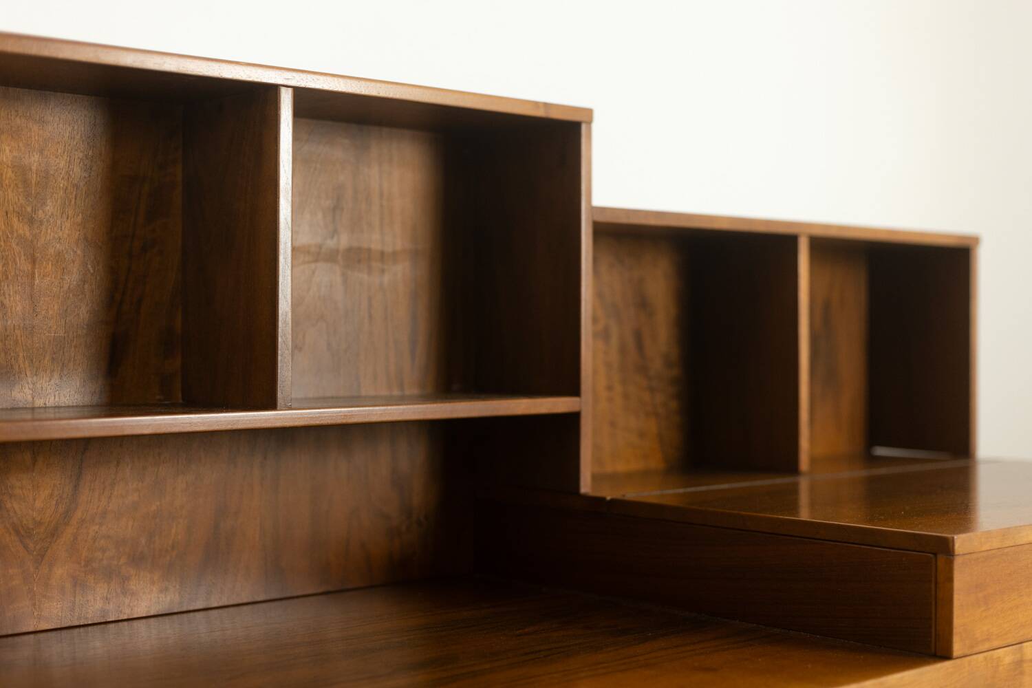 Silvio Coppola, for Bernini. Walnut enfilade with gradin. 1960s.
