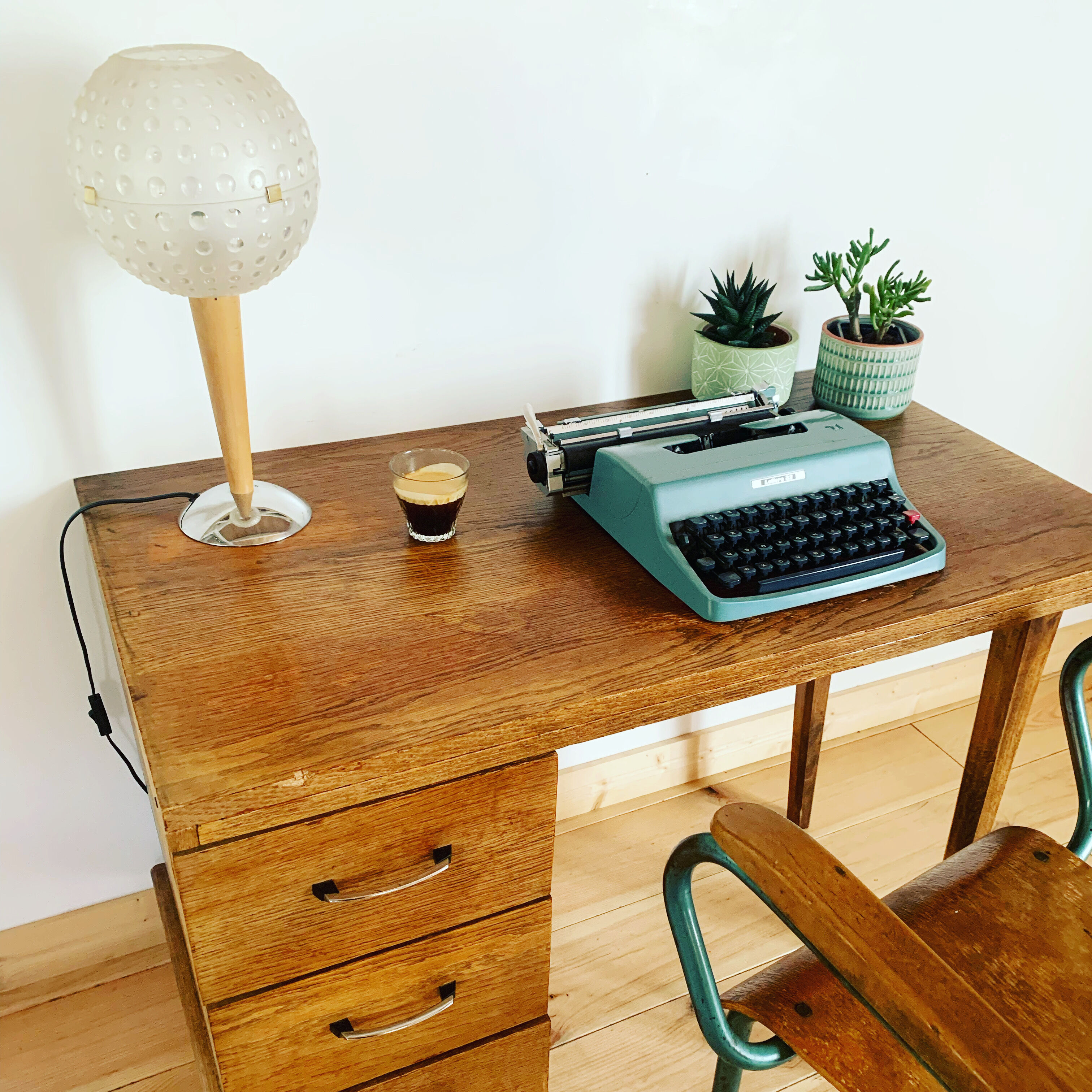 Asymmetrical vintage desk