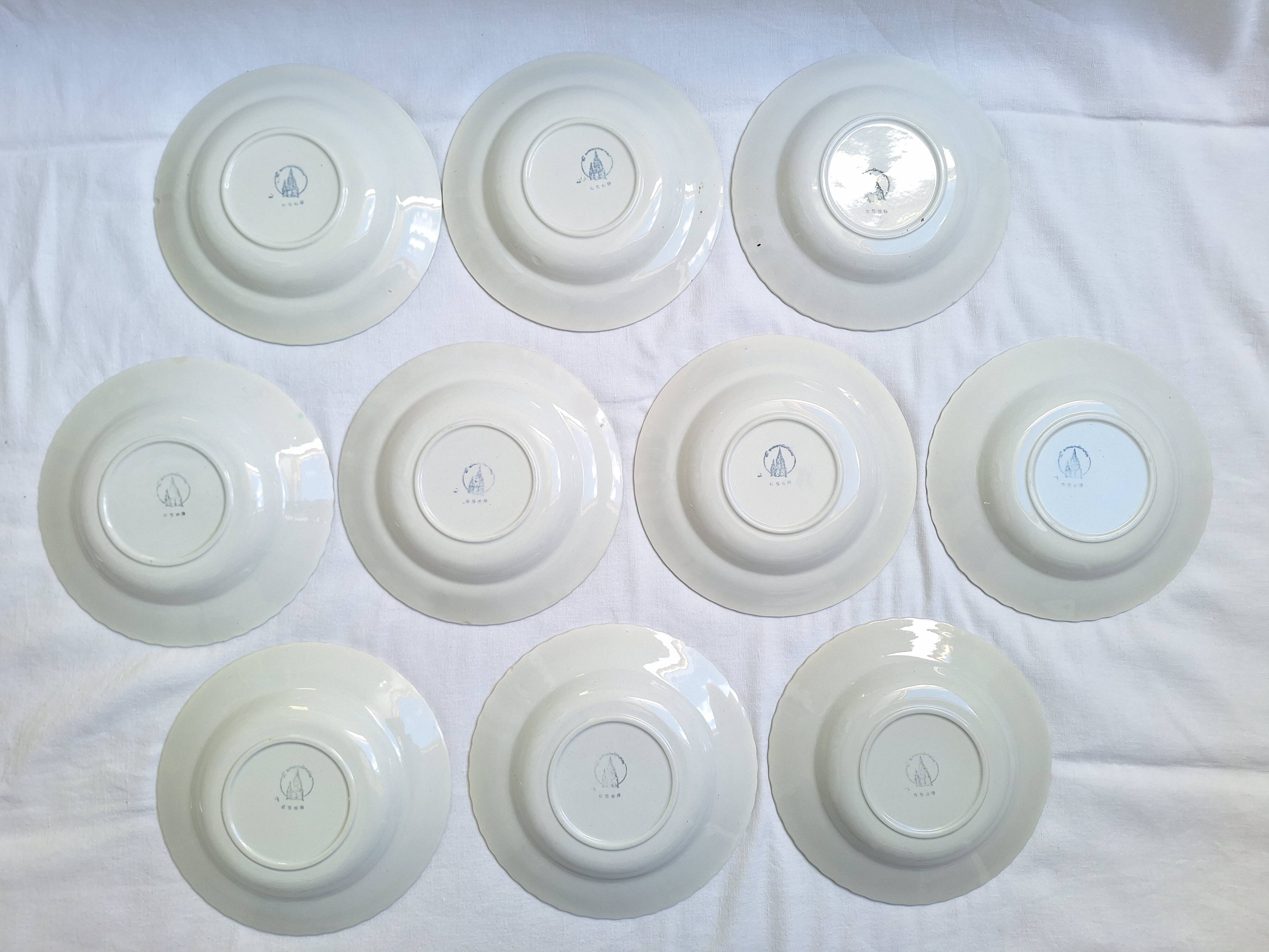 10 Amandinoise soup plates with blue oak leaves