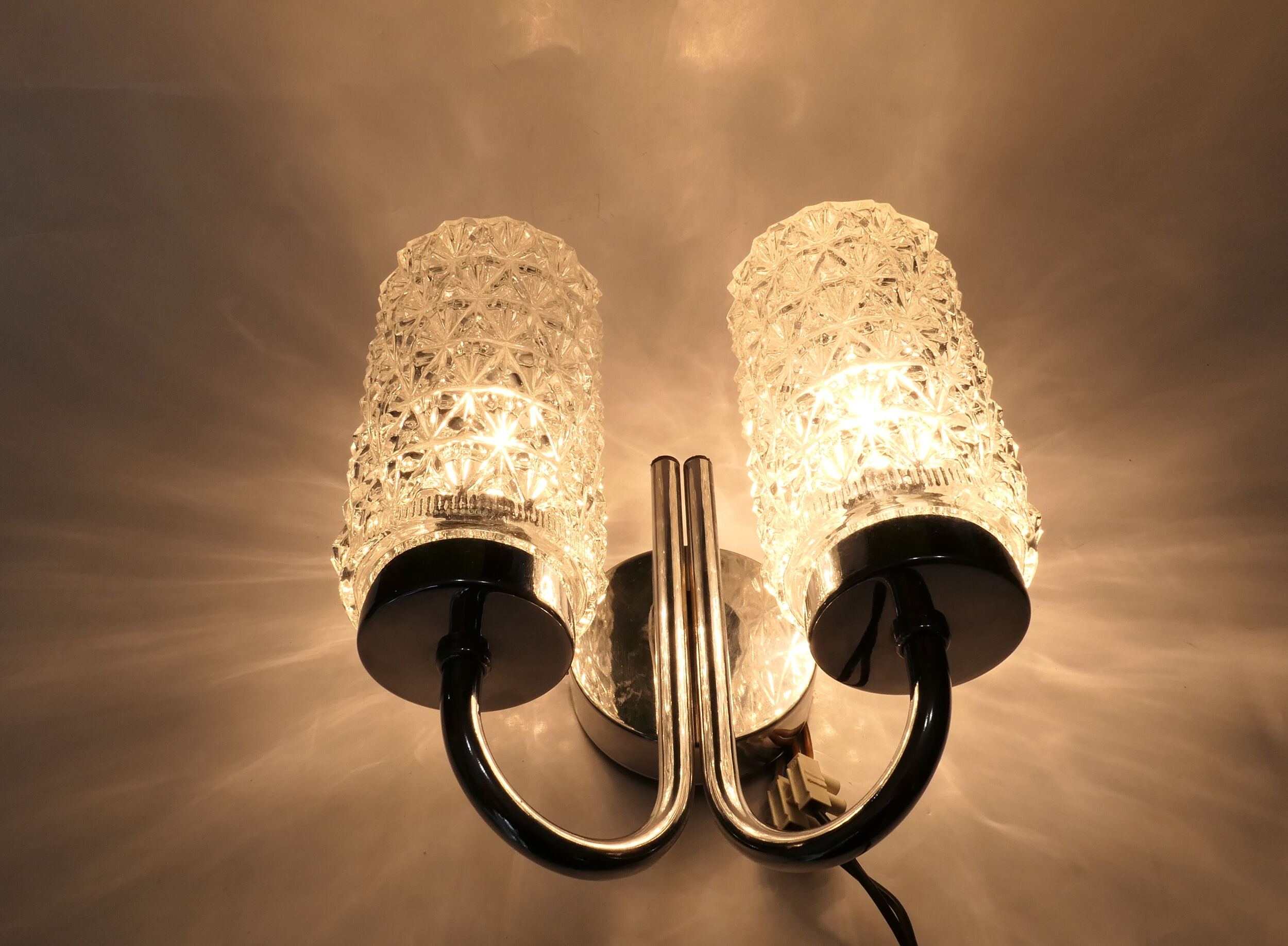 Double wall lamp 1970's chrome and glass