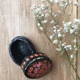 Wooden pillbox with painted décor