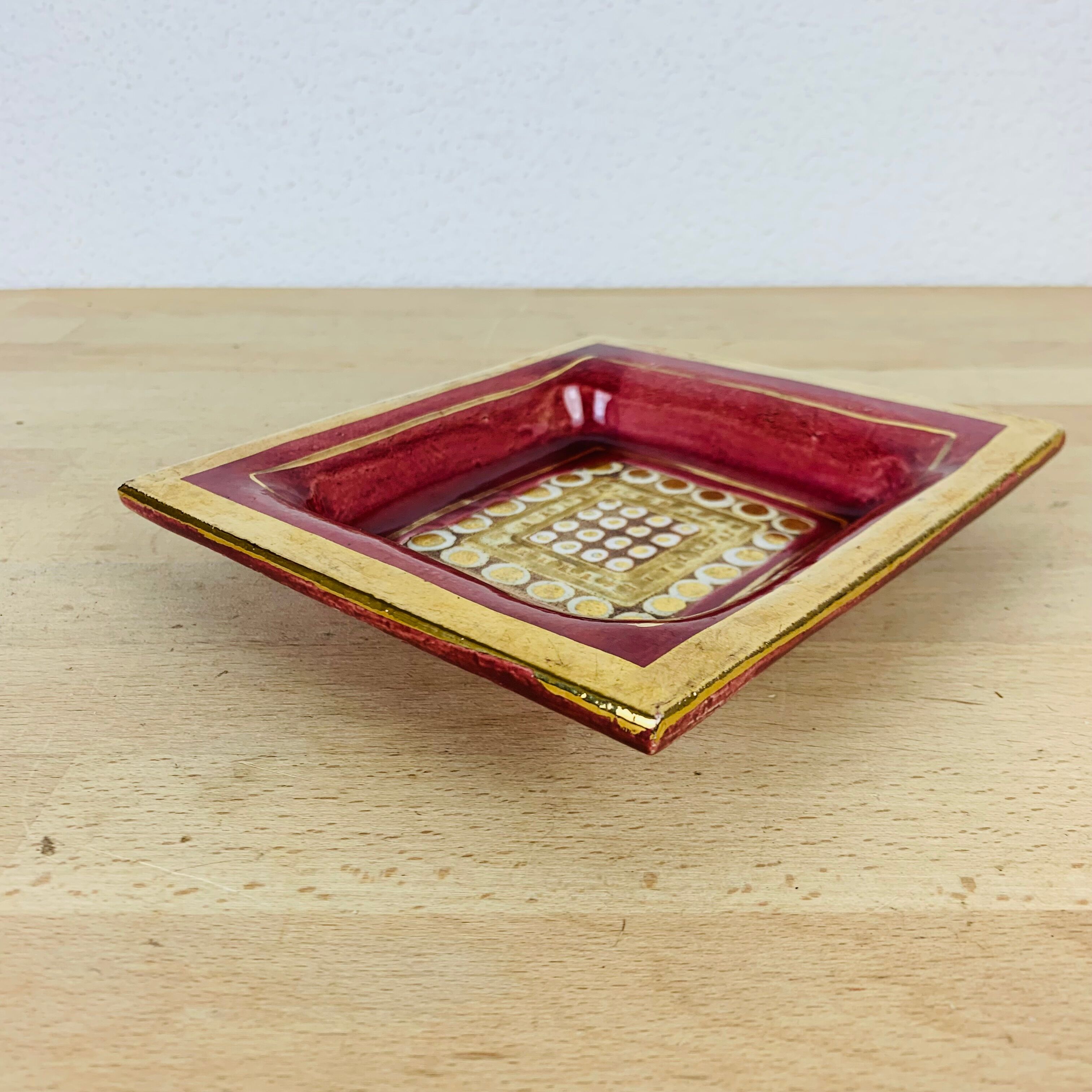 Empty pocket Georges Pelletier red and gold ceramic