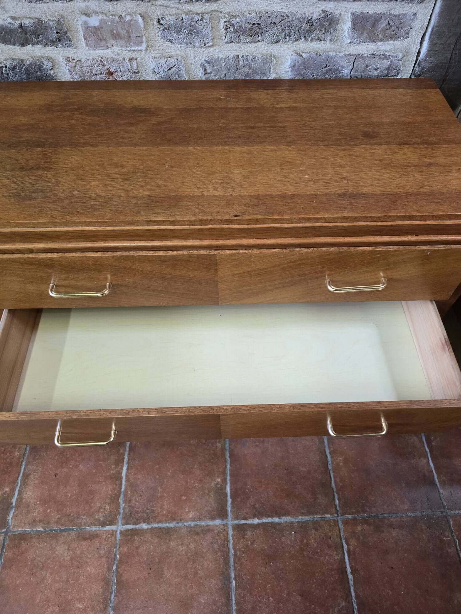 Vintage chest of drawers from the 60s in oak