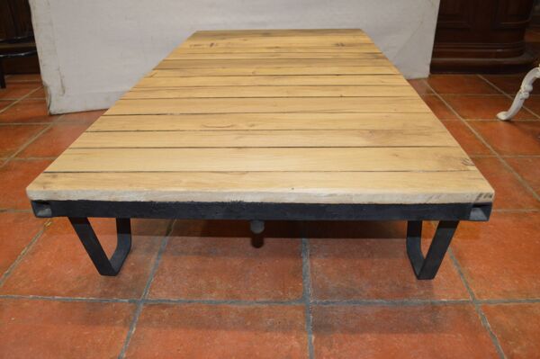 Palette industrielle / table de salon en fer et bois
