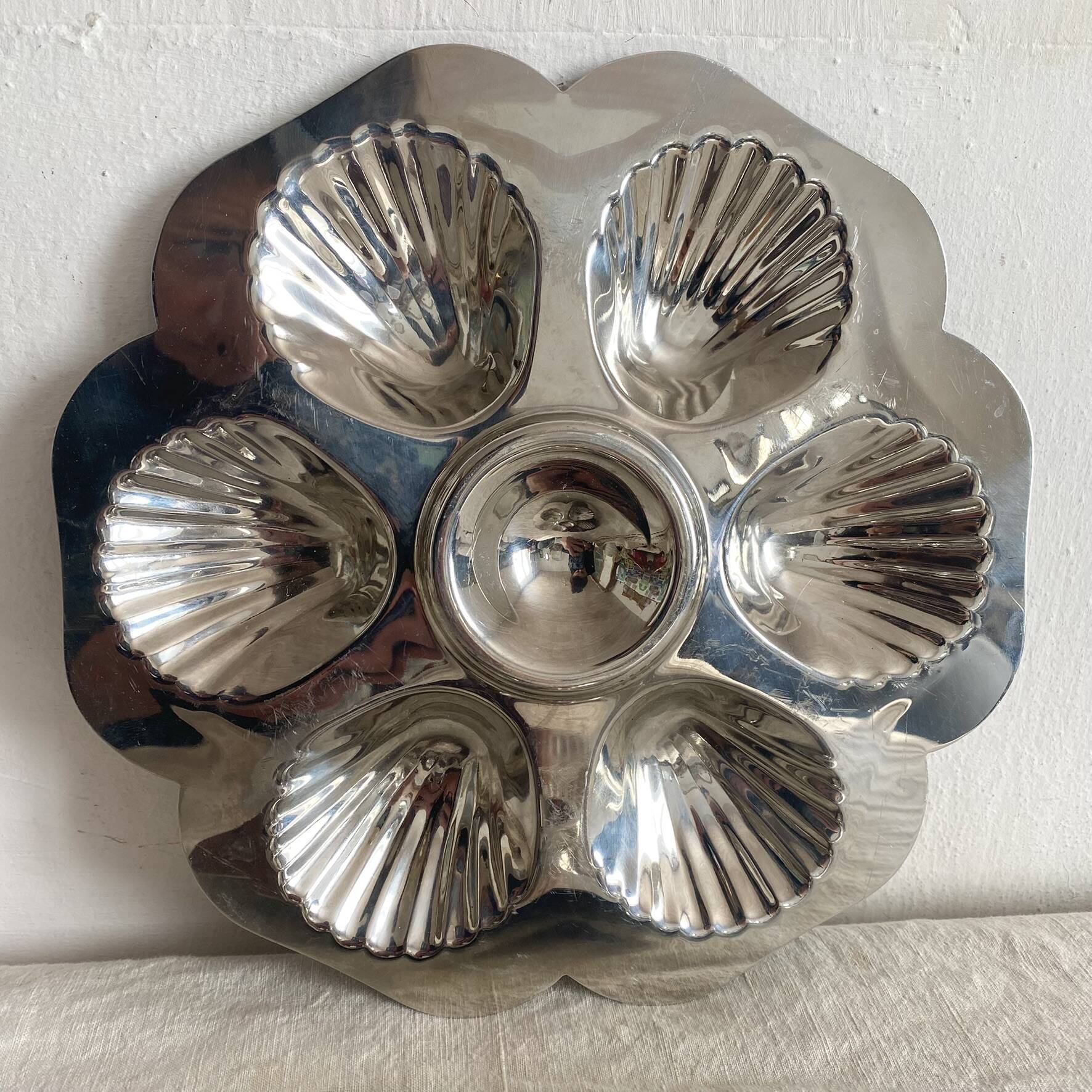 Stainless steel oyster plates