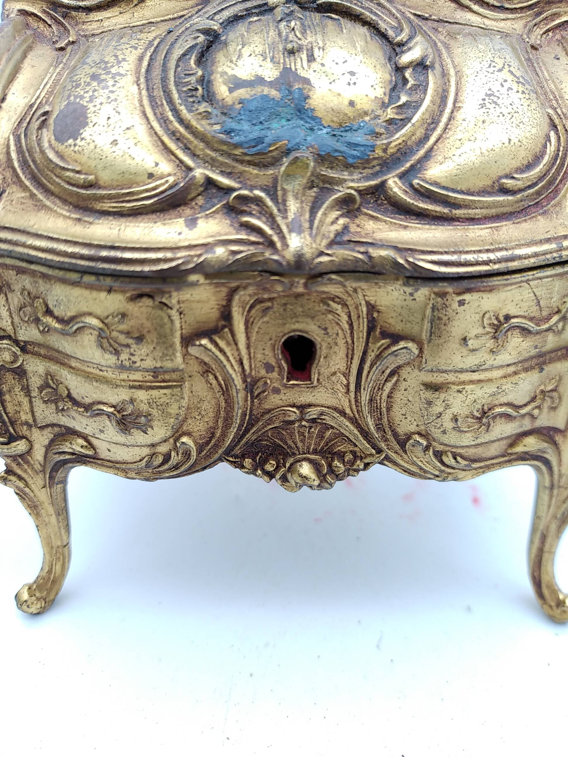 Metal jewelry box. Art Nouveau.