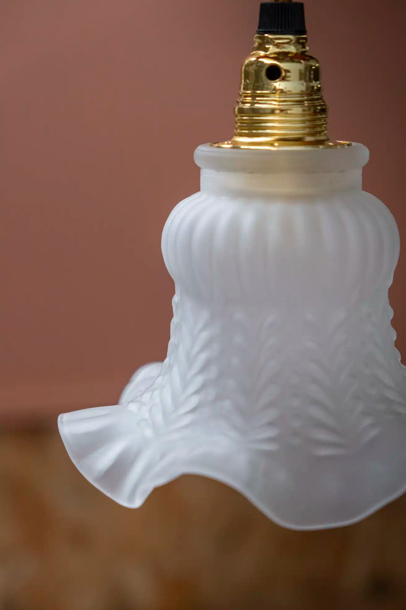 Small glass pendant light "Alba"