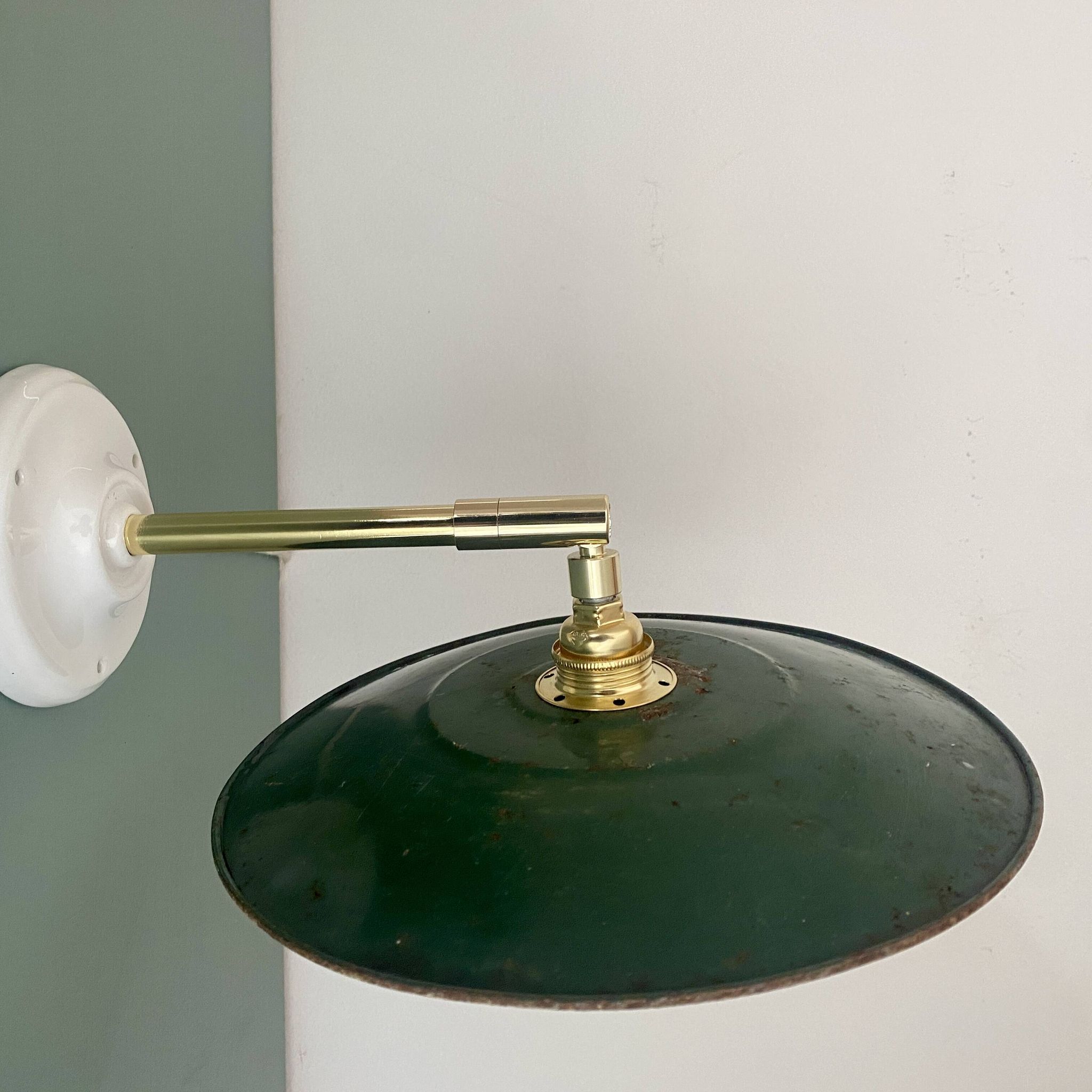 Vintage green enamelled sheet metal wall lamp shade - 1 -