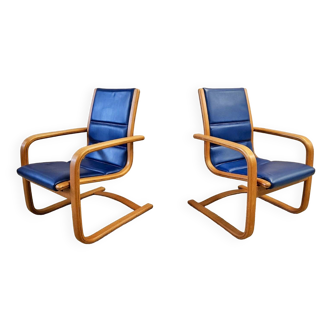 Paire de fauteuils scandinaves en bois courbé par Yngve Ekstorm