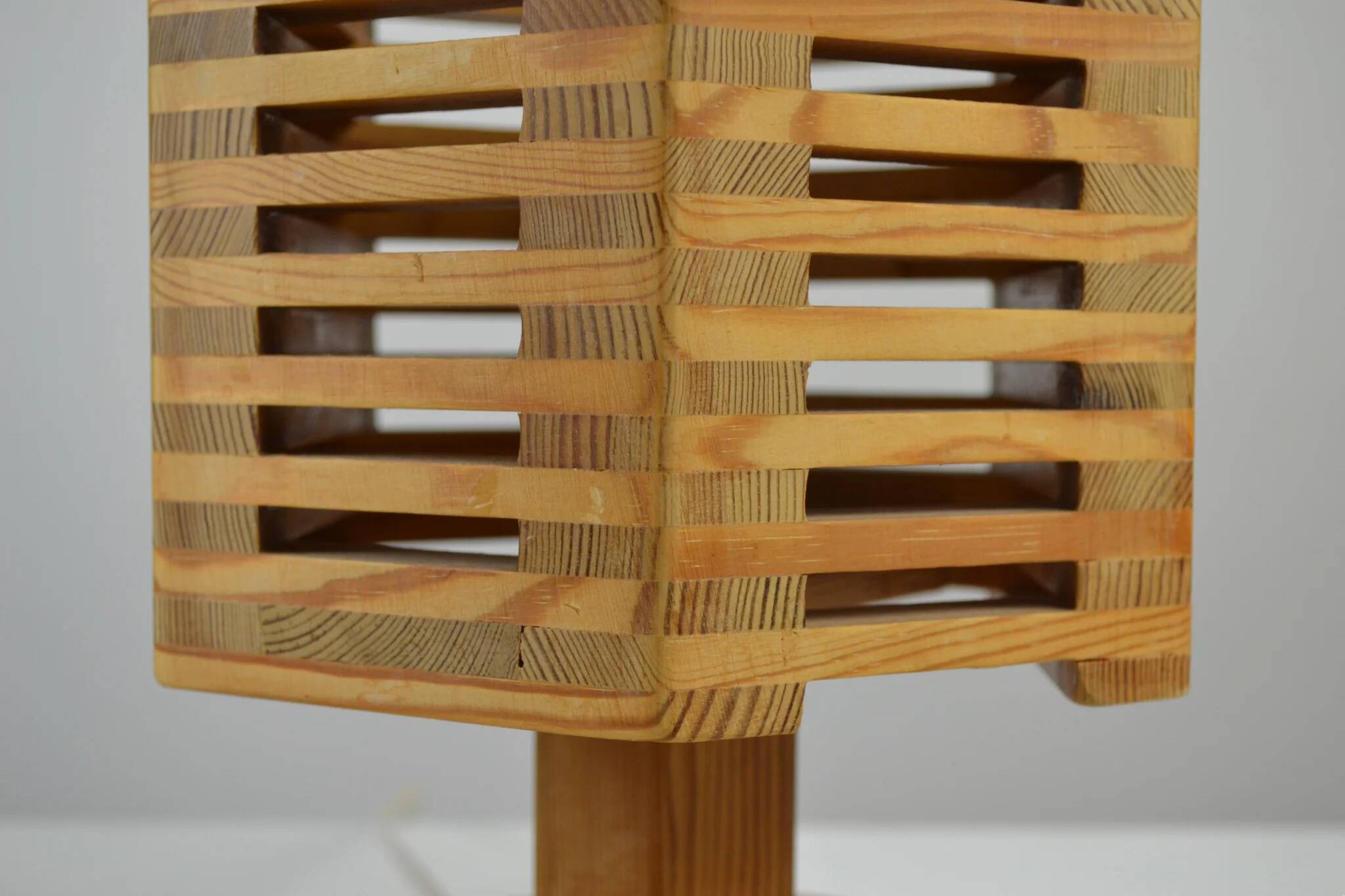 Pine table lamp by Pelle Snickare, Sweden, 1970s