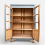 Armoire parisienne vitrée grise de la Samaritaine 1960