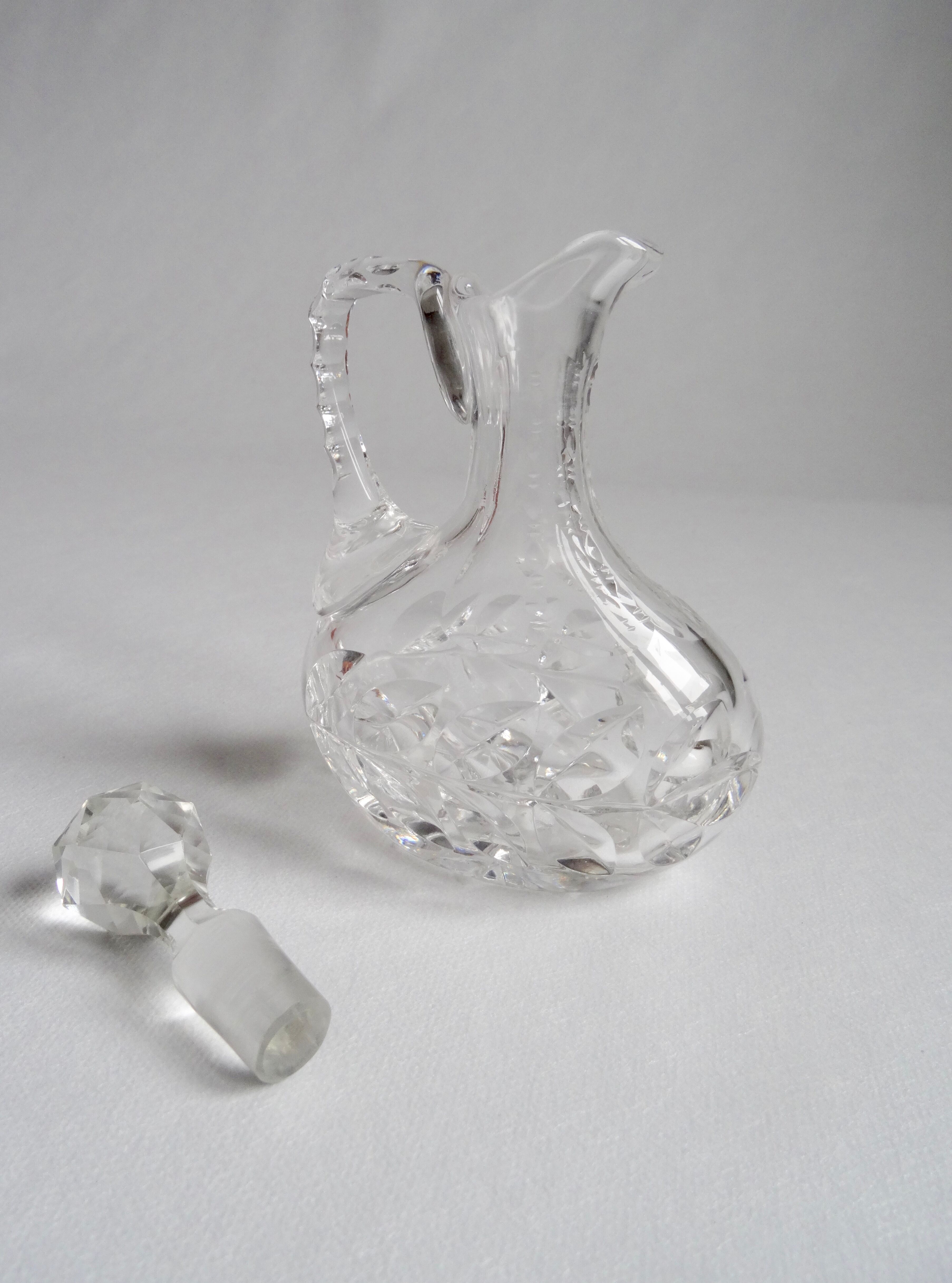 Crystal carafe with cap