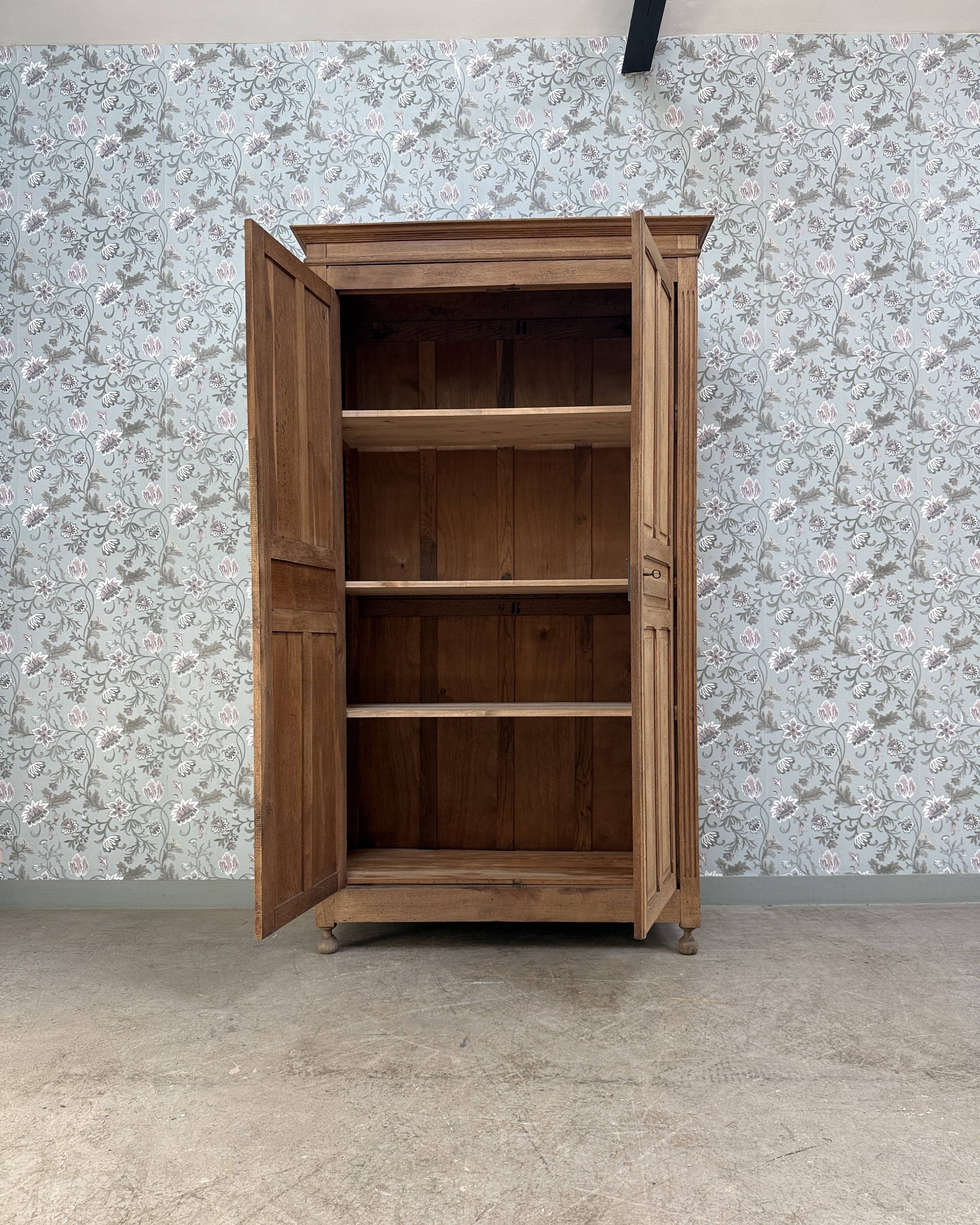 Large antique oak wardrobe (renovated)