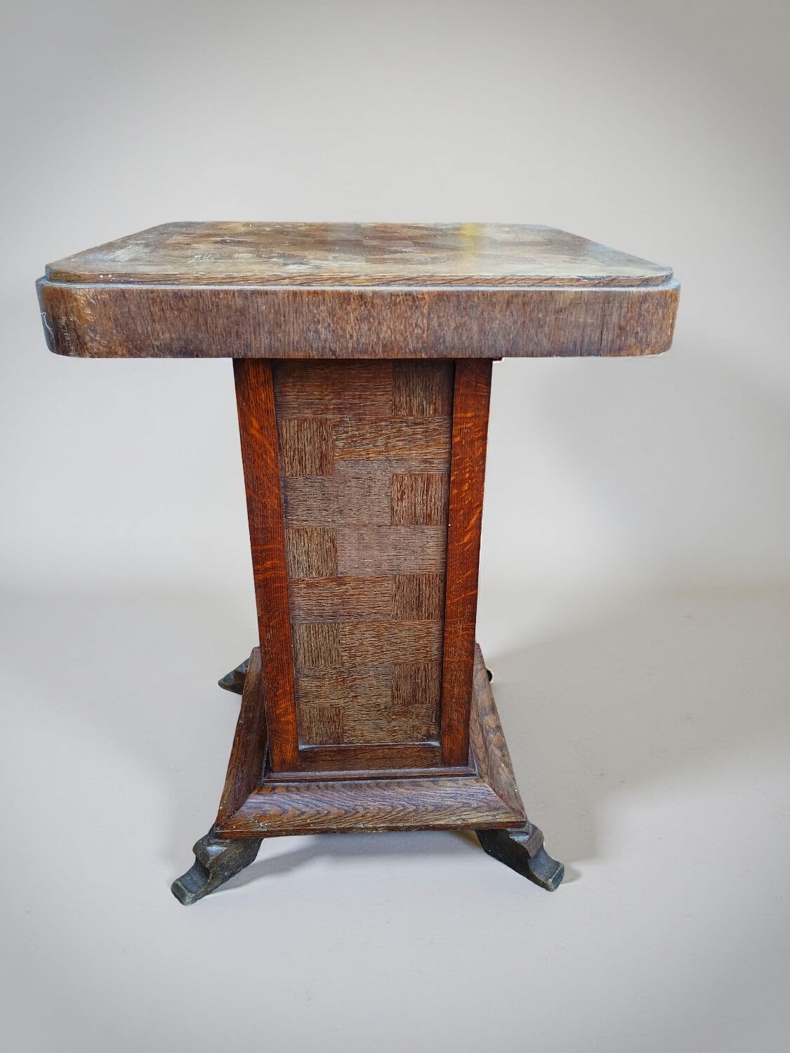 Art Deco marquetry side table – 1920s–1930s
