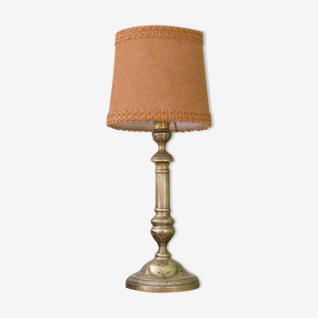 Lampe montée sur un bougeoir en laiton