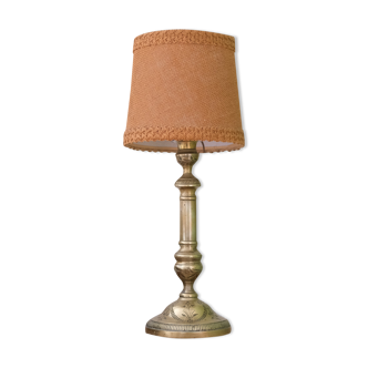 Lampe montée sur un bougeoir en laiton