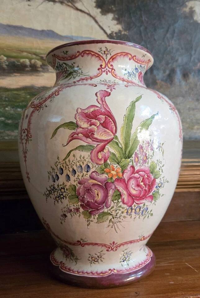 Roger Colas in Clamecy: Important vase in faience with a baluster shape.