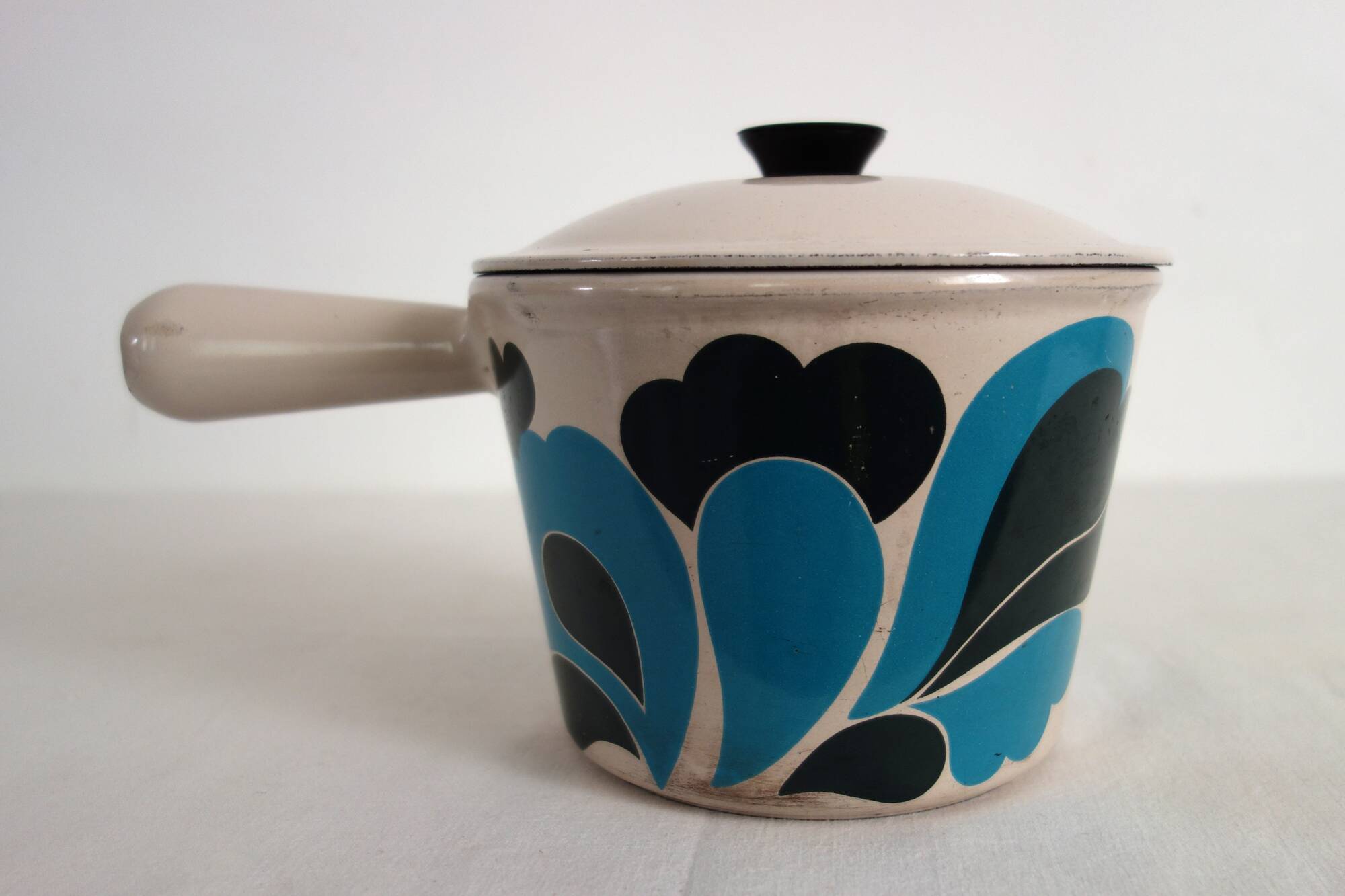 Le Creuset enameled cast iron fondue pot, 1970s