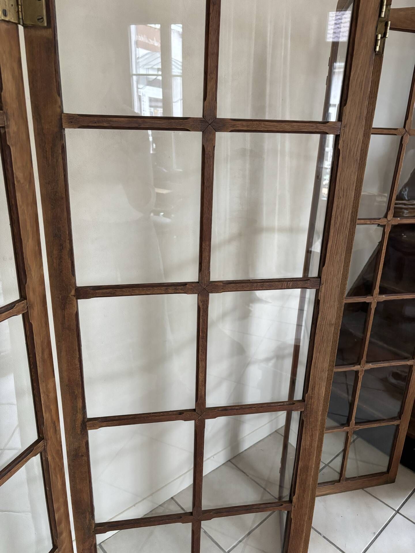 Antique screen in solid oak and glass