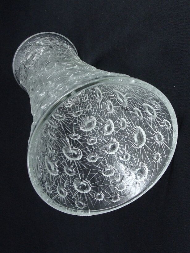 Vase 1960 with stylized flowers.