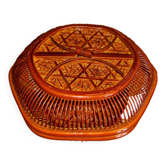 Lacquered bamboo box