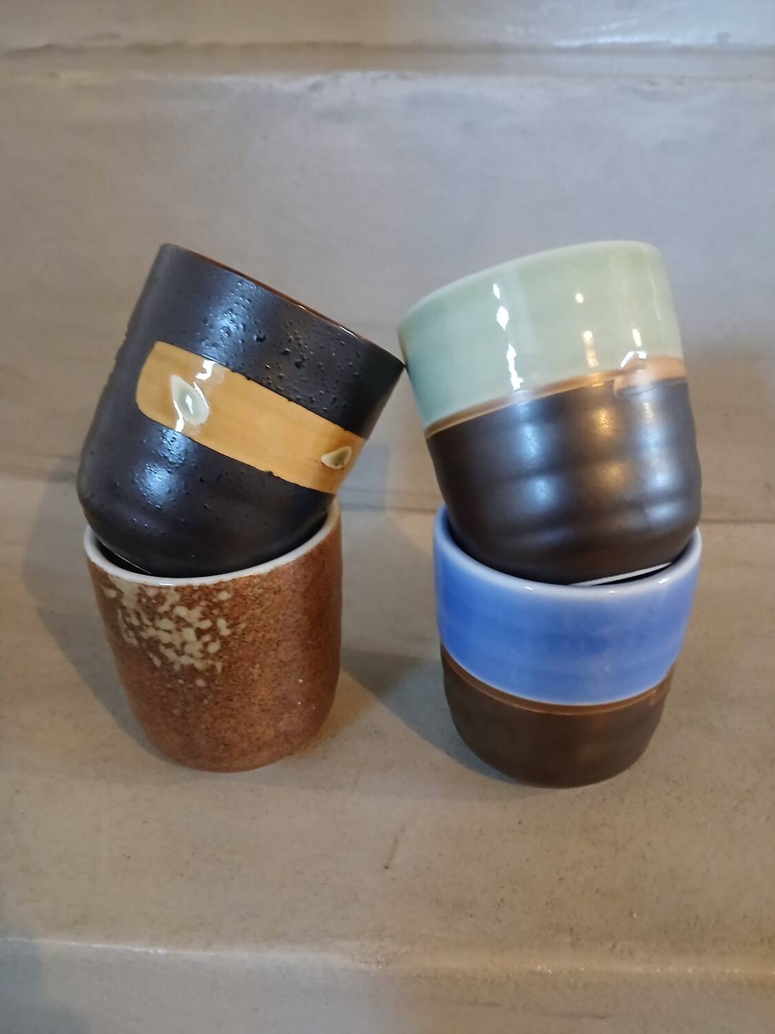 4 stoneware coffee cups
