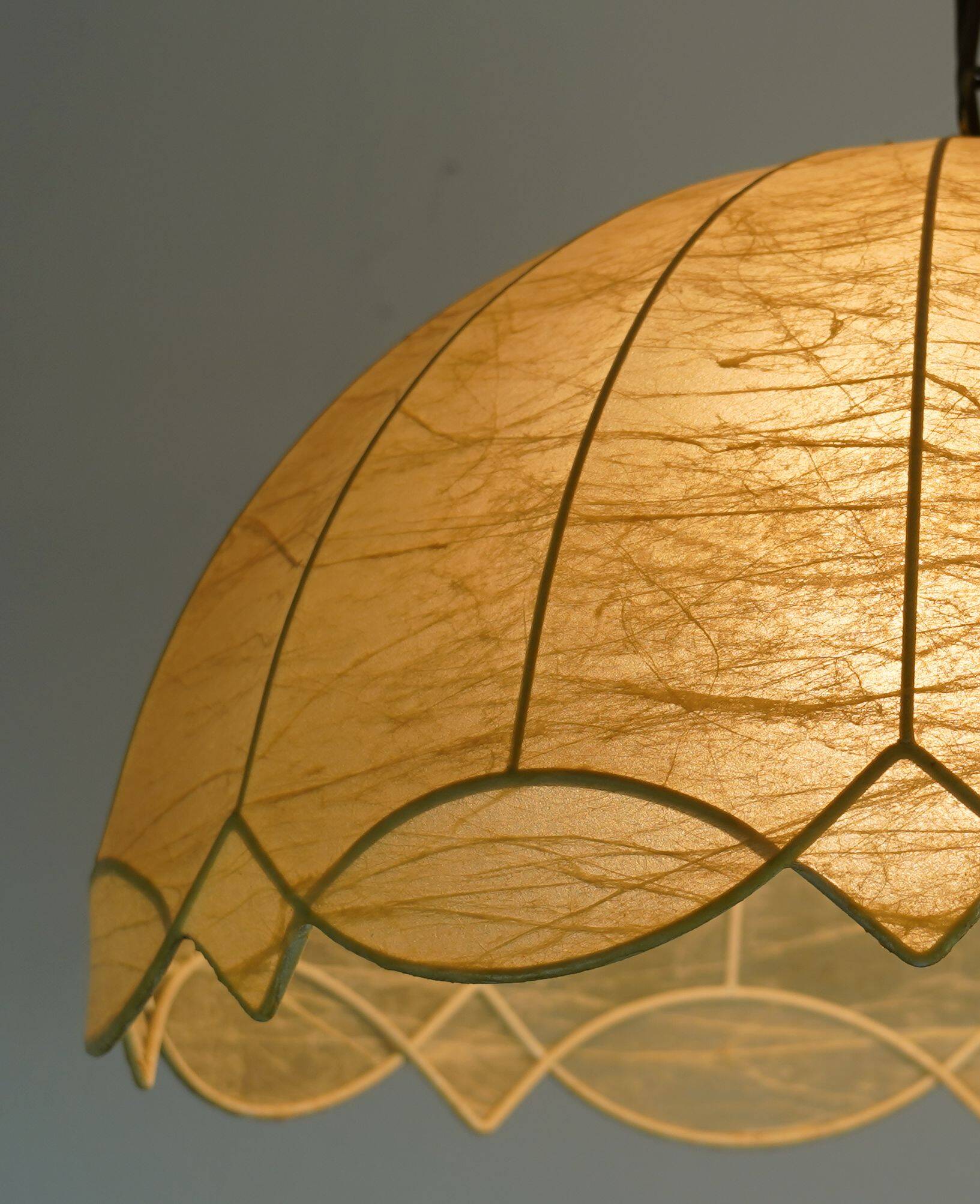 very beautiful mid century modern cocoon PENDANT LIGHT 1970s