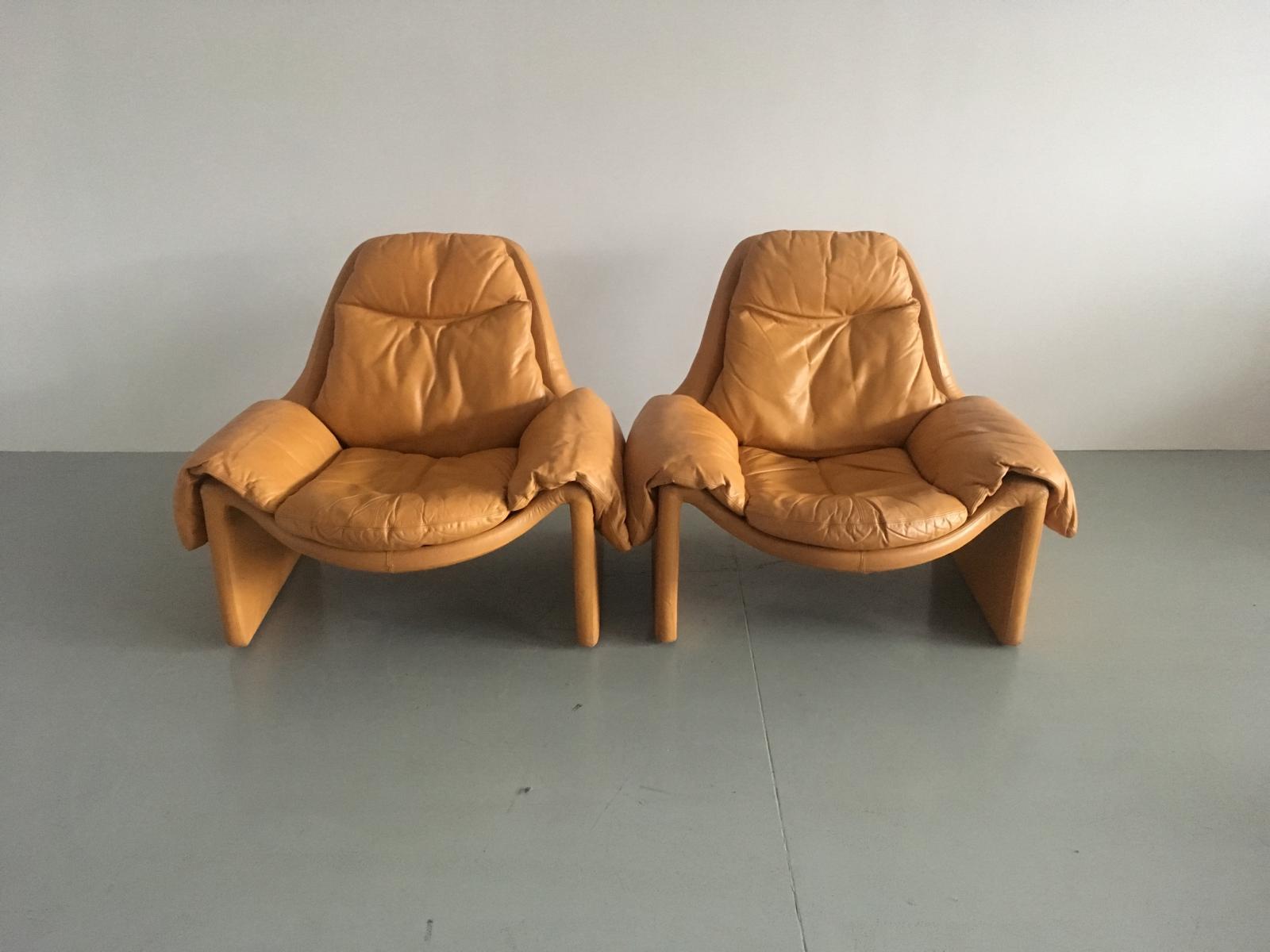 Set of 2 chairs P60 with ottoman by Vittorio Introini for Saporiti 1960