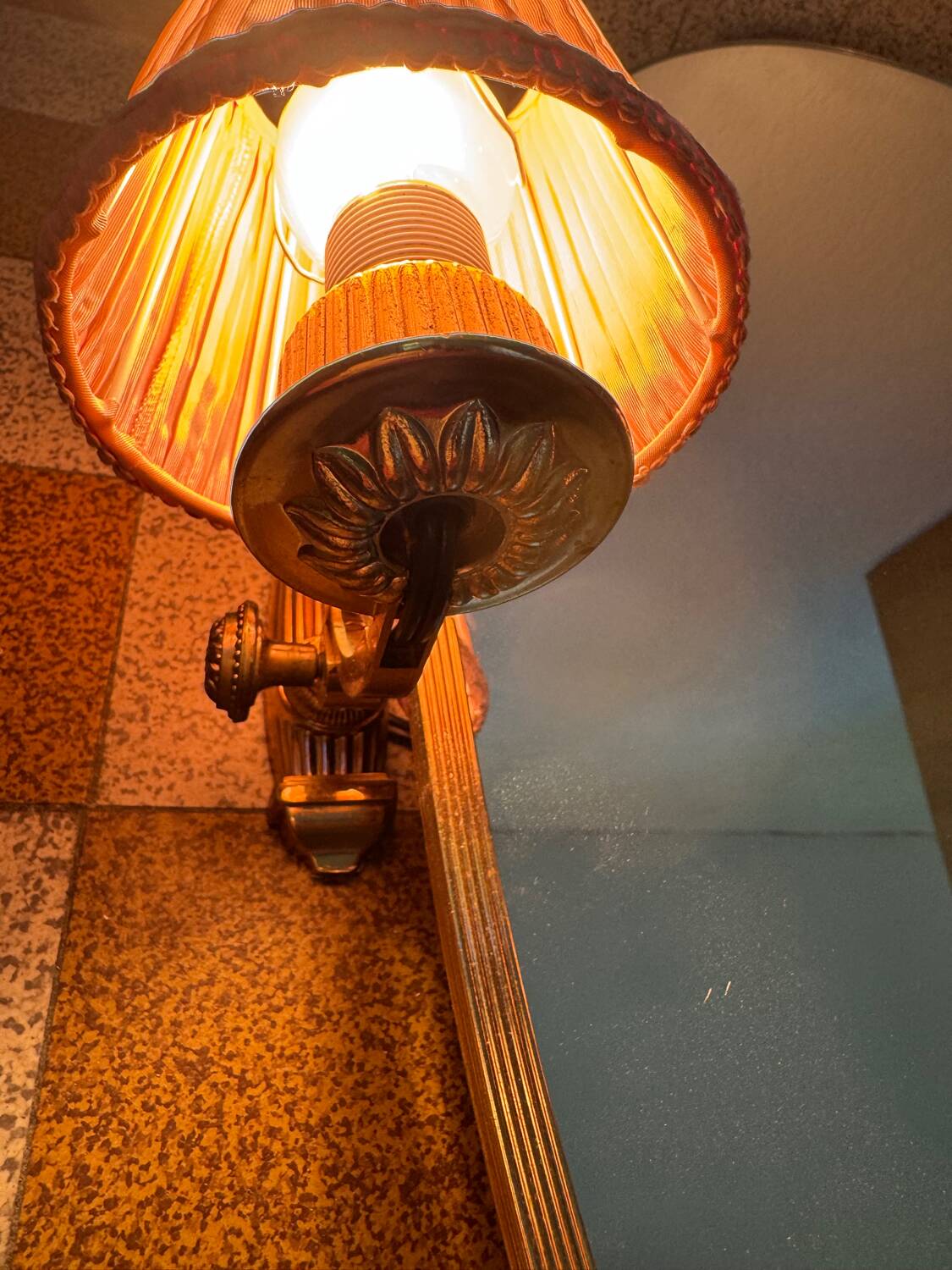 Oval illuminated brass mirror from the 70s