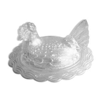 Sugar candy pearly and iridescent glass: Hen on its braided nest, Vallérysthal