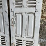 4 pairs of louvered flaps