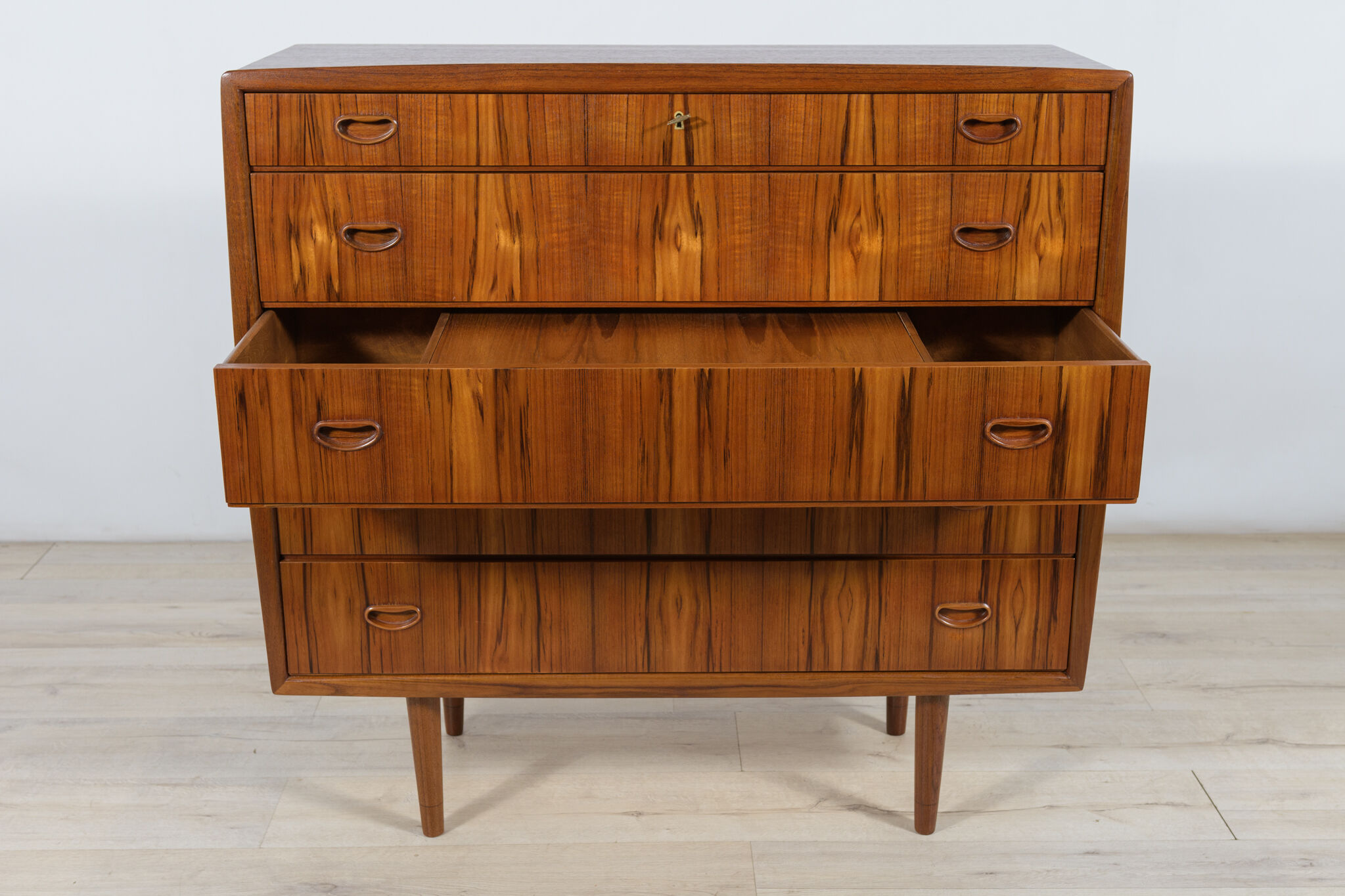 Mid-century dresser and dressing table