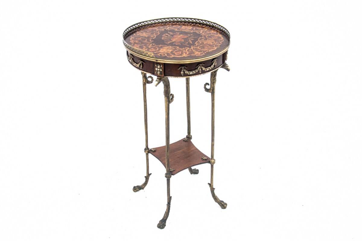 Table - flowerbed, France, mid-19th century XX century.