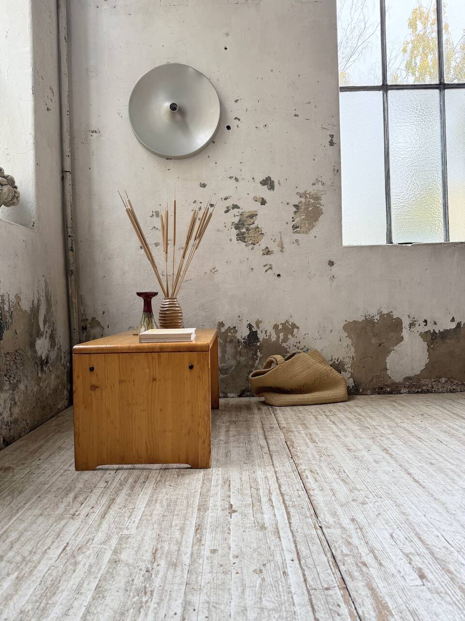 Coffee table in Perriand style, Les Arcs 1800.
