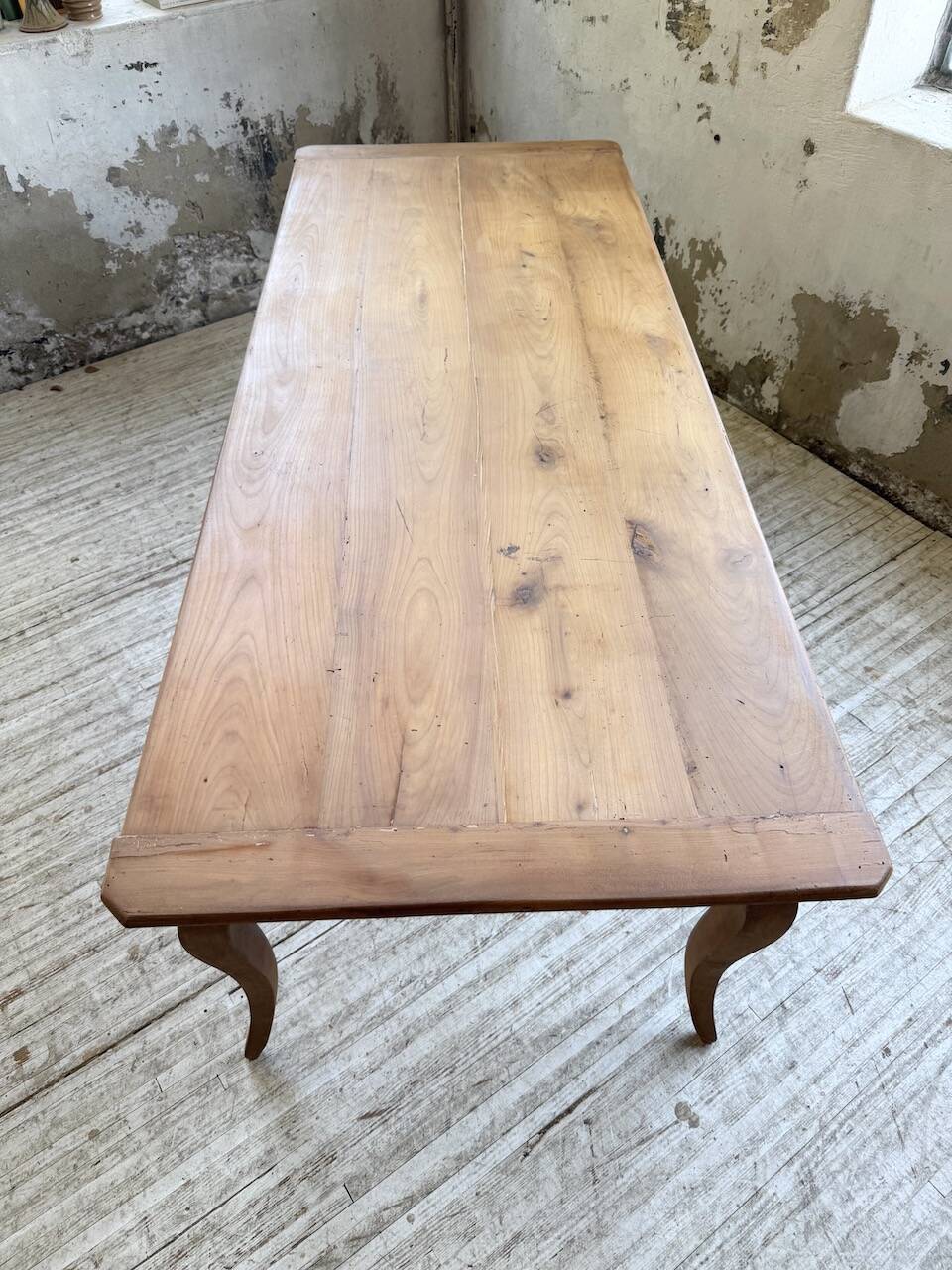 Table campagne provençale style Louis XV merisier