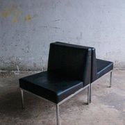 Lot de 2 fauteuils lounge minimalistes en cuir noir