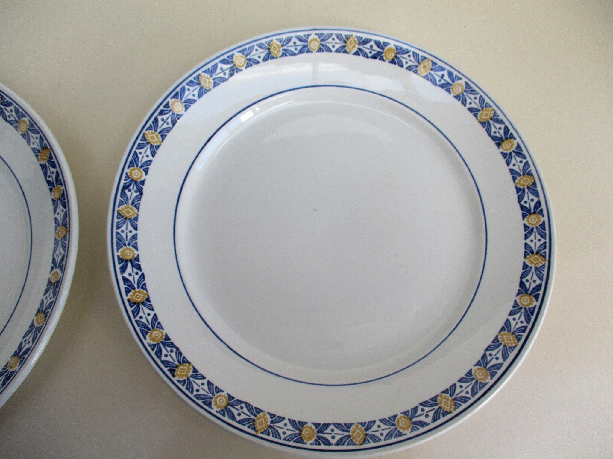 Old dishes Saint Amand