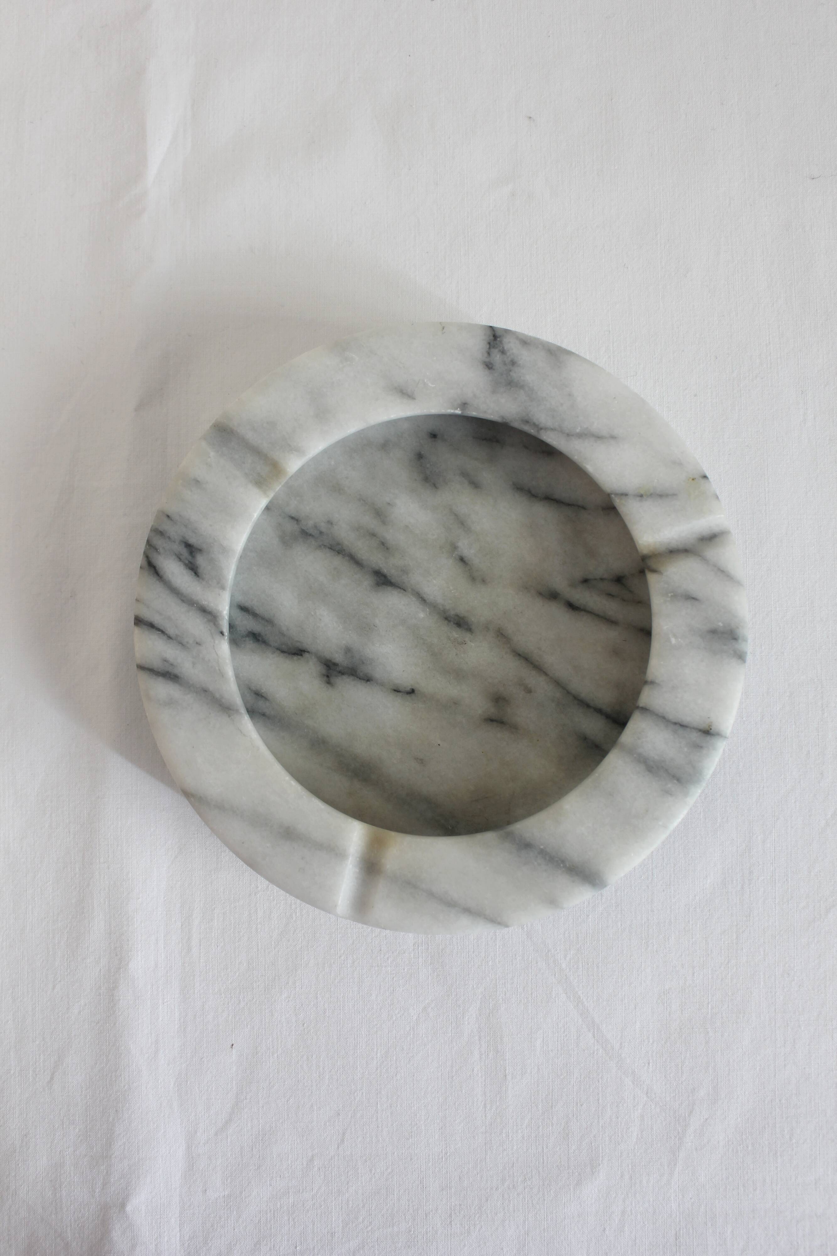 Round ashtray in vintage marble