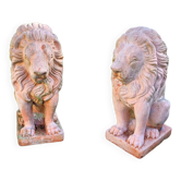 Paire de lion de jardin en terre cuite ancien